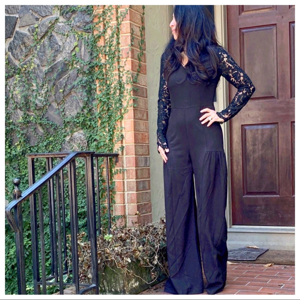 ✨LAST 1✨Black stunning wide leg lace trim jumpsuit - Picture 7 of 8